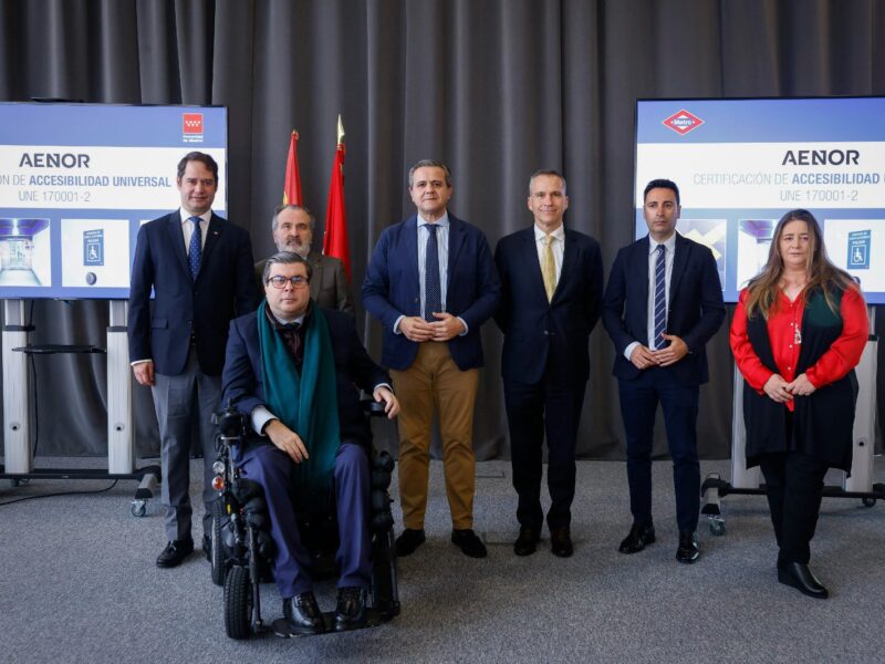 Acto de entrega a Metro de Madrid del Certificado Accesibilidad Universal “UNE 170001-2 Accesibilidad universal sobre Sistemas de Gestión de accesibilidad"