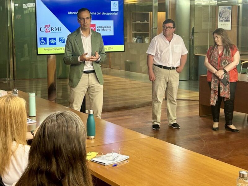 Sesión formativa sobre pautas de atención a personas con discapacidad en la Consejería de Presidencia, Justicia y Administración Local de la Comunidad de Madrid