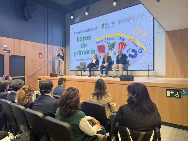 Acto de presentación de la adaptación a lectura fácil de libros de texto de 3º y 5º de primaria, organizado por Plena Inclusión Madrid