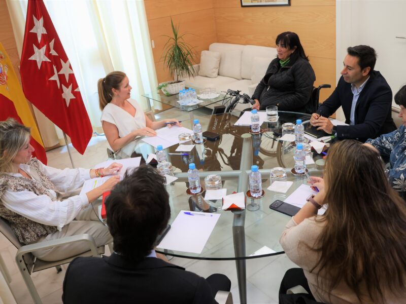 Reunión con la consejera de Familia, Juventud y Asuntos Sociales de la Comunidad de Madrid