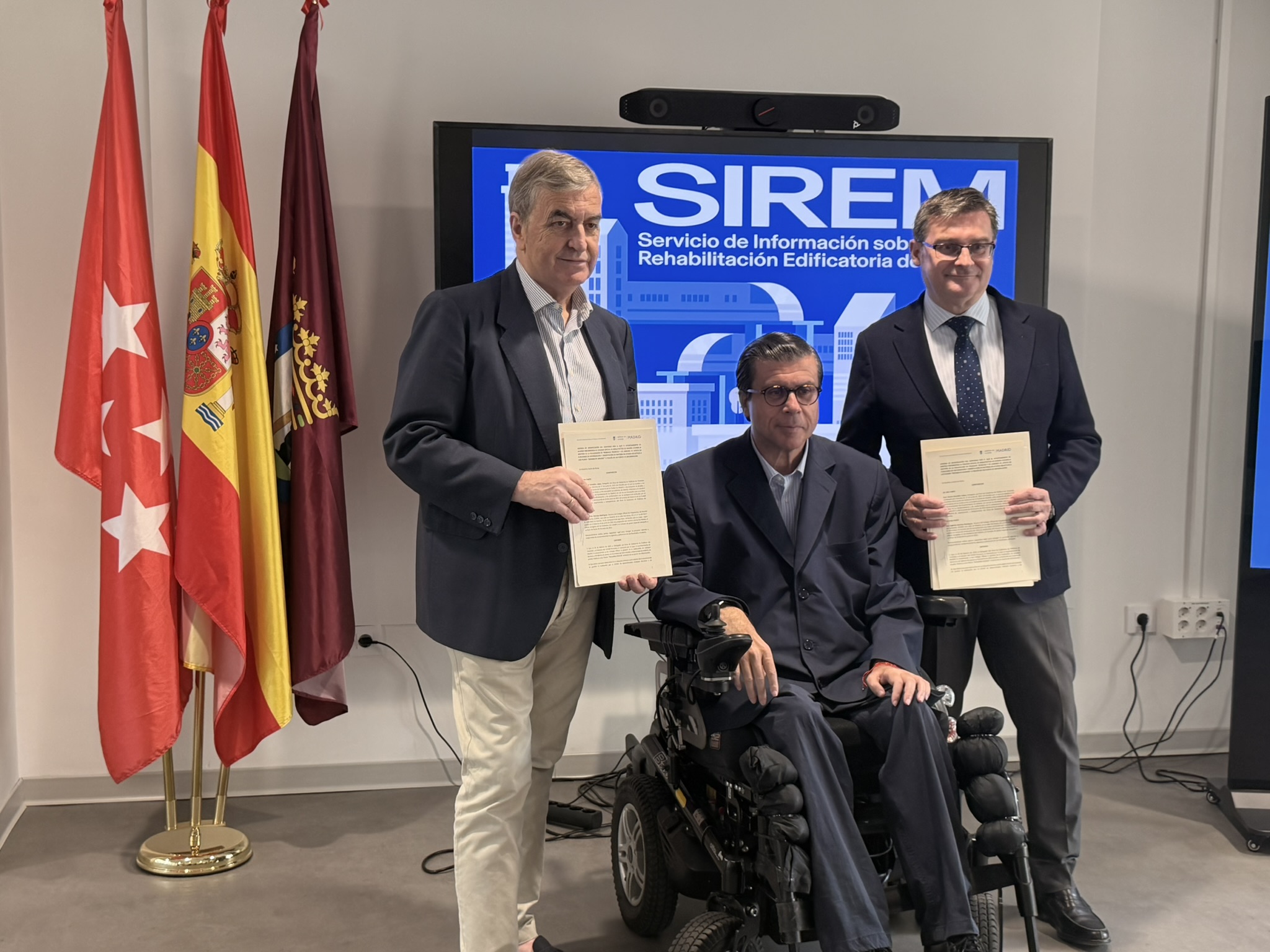 Acto de firma de adenda al Convenio del Área de Políticas de vivienda del Ayuntamiento de Madrid y el Ilustre Colegio de Arquitectos de Madrid (COAM)