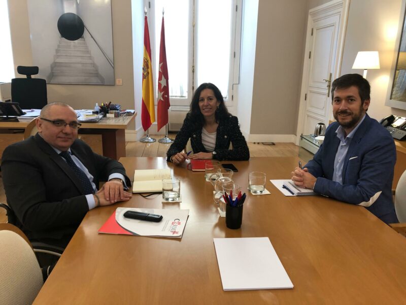 Encuentro con la consejera de presidencia de la Comunidad de Madrid