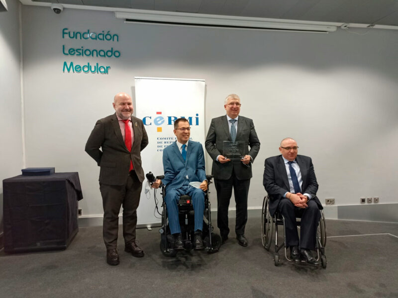 Acto de entrega de la distinción de CERMI Estatal, "Amigo de las Personas con Discapacidad", a José Pérez Tirado