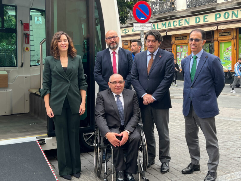 Visita a la Exposición de Sistemas Inteligentes aplicados al Transporte Público, con la presidenta de la Comunidad de Madrid