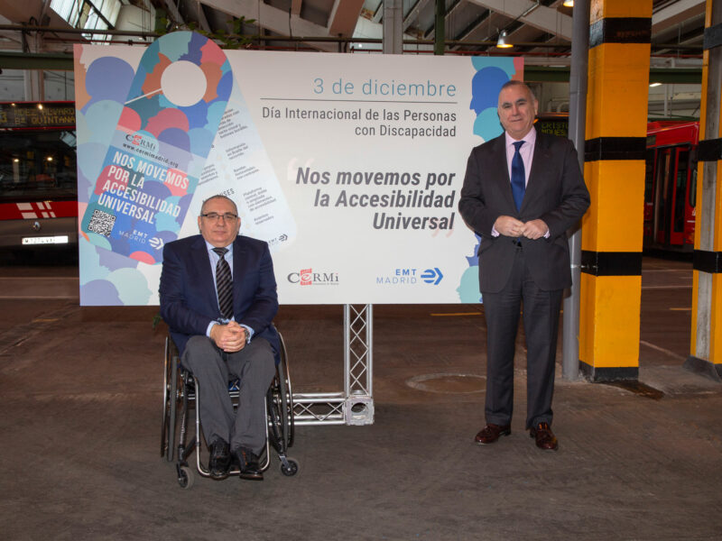 Acto de presentación de la Campaña de CERMI Madrid, con motivo del Día Internacional de las Personas con discapacidad, en la Red de Autobuses de la EMT de Madrid