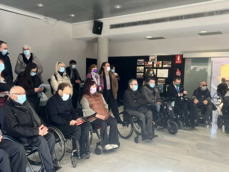 Acto de inauguración de la escultura en memoria de las personas con discapacidad víctimas de la #Covid19, organizado por CERMI Estatal y la Fundación del Lesionado Medular
