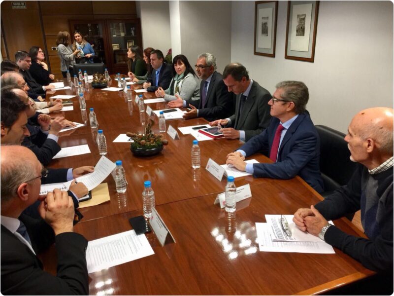 Encuentro con el consejero de Políticas Sociales y Familia de la Comunidad de Madrid