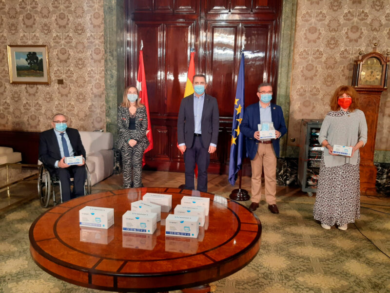 Acto de entrega, en la Delegación del Gobierno de Madrid, de las mascarillas que el Gobierno central ha enviado a la Comunidad de Madrid