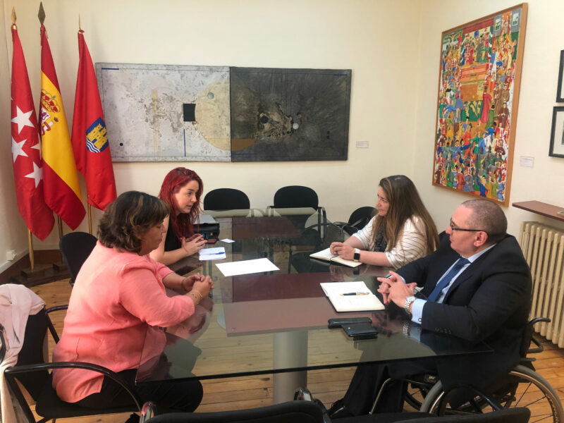 Reunión con la concejala de Salud, Servicios Sociales y Consumo del Ayuntamiento de Alcalá de Henares