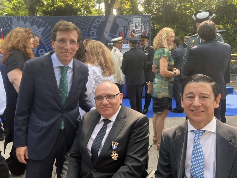 La Policía Municipal de Madrid otorga la Cruz al Mérito al presidente de CERMI Comunidad de Madrid, Óscar Moral