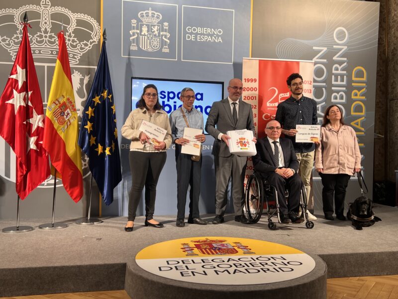 Acto del entrega del texto accesible del nuevo A49 de la CE de CERMI Comunidad de Madrid a la Delegación del Gobierno en Madrid