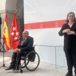 Acto del entrega del texto accesible del nuevo A49 de la CE de CERMI Comunidad de Madrid a la Comunidad de Madrid