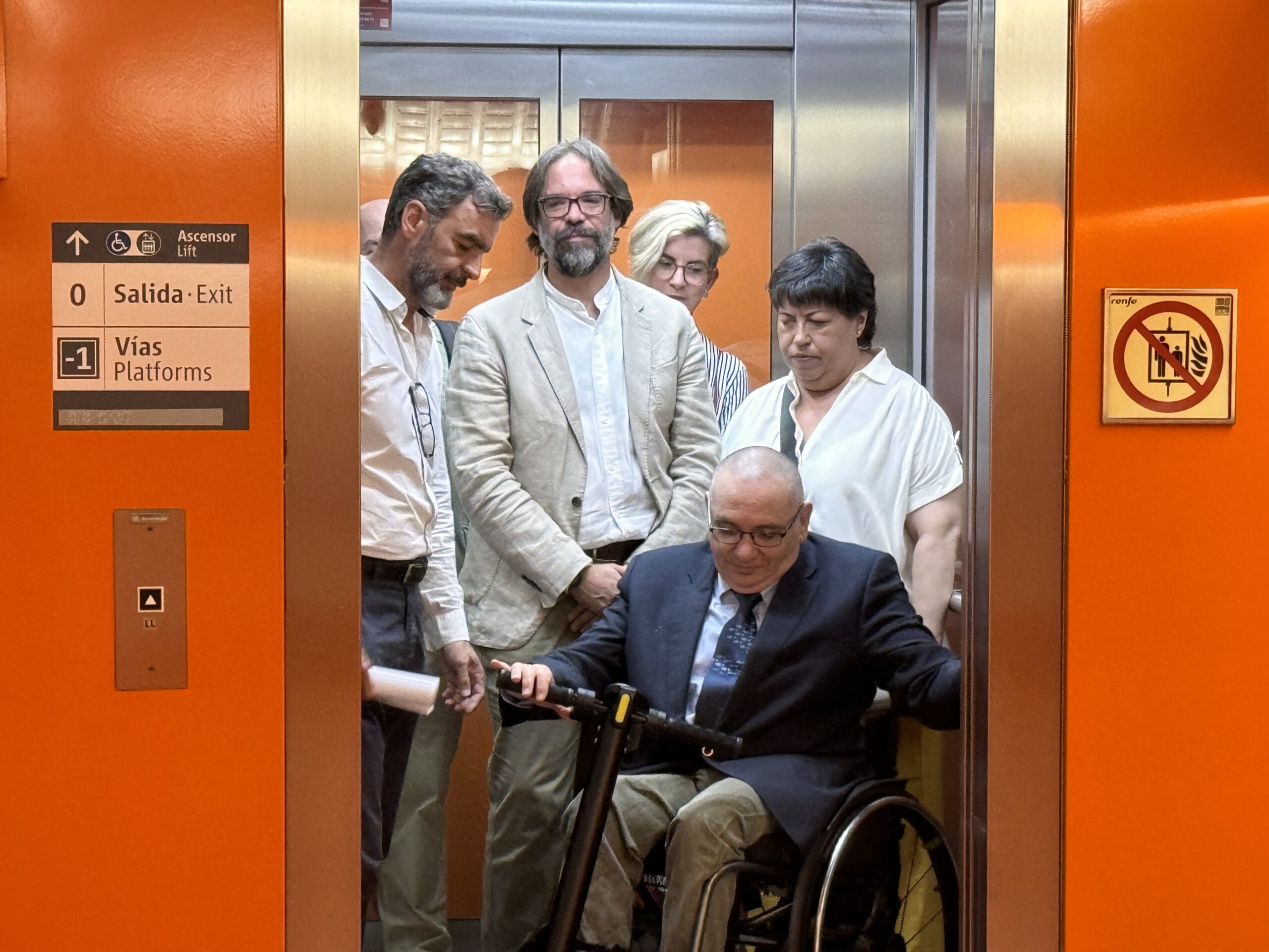 Visita a la Estación de Cercanías Madrid de Recoletos, con el Ministerio de Transporte y Movilidad Sostenible, ADIF y CERMI Estatal