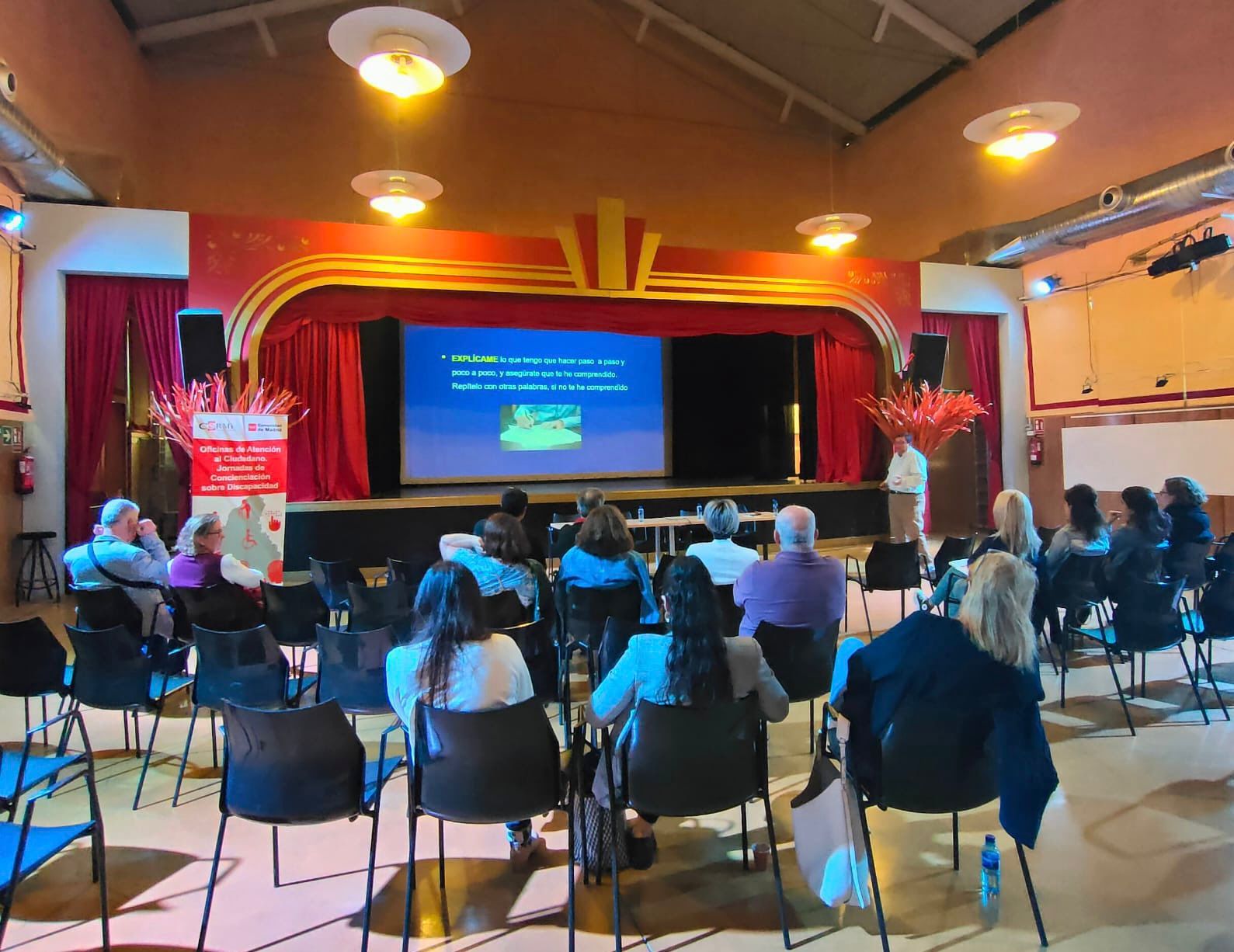 Jornada para mejorar la atención a personas con discapacidad en el ámbito de los servicios públicos, en el Ayuntamiento de Bruente