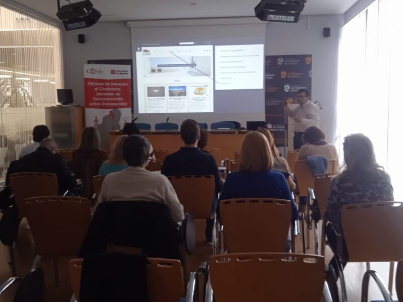 Jornada para mejorar la atención a personas con discapacidad en el ámbito de los servicios públicos, en el Ayuntamiento de San Sebastián de los Reyes