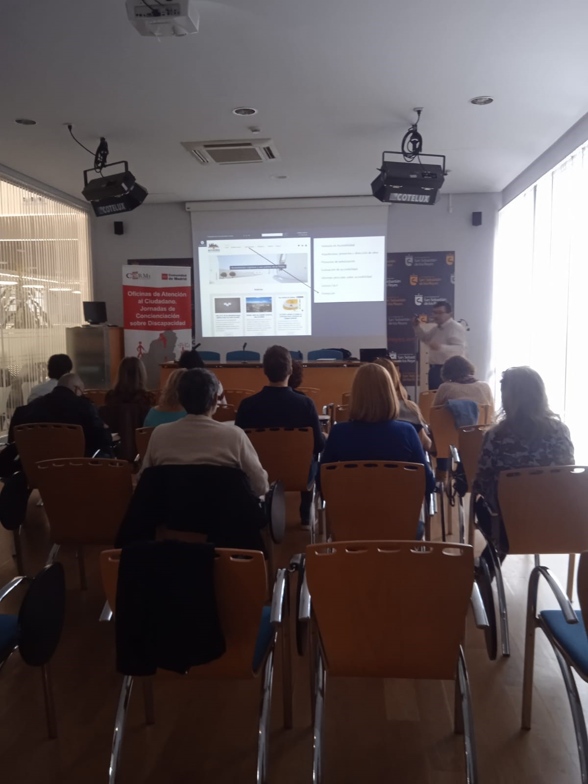 Jornada para mejorar la atención a personas con discapacidad en el ámbito de los servicios públicos, en el Ayuntamiento de San Sebastián de los Reyes