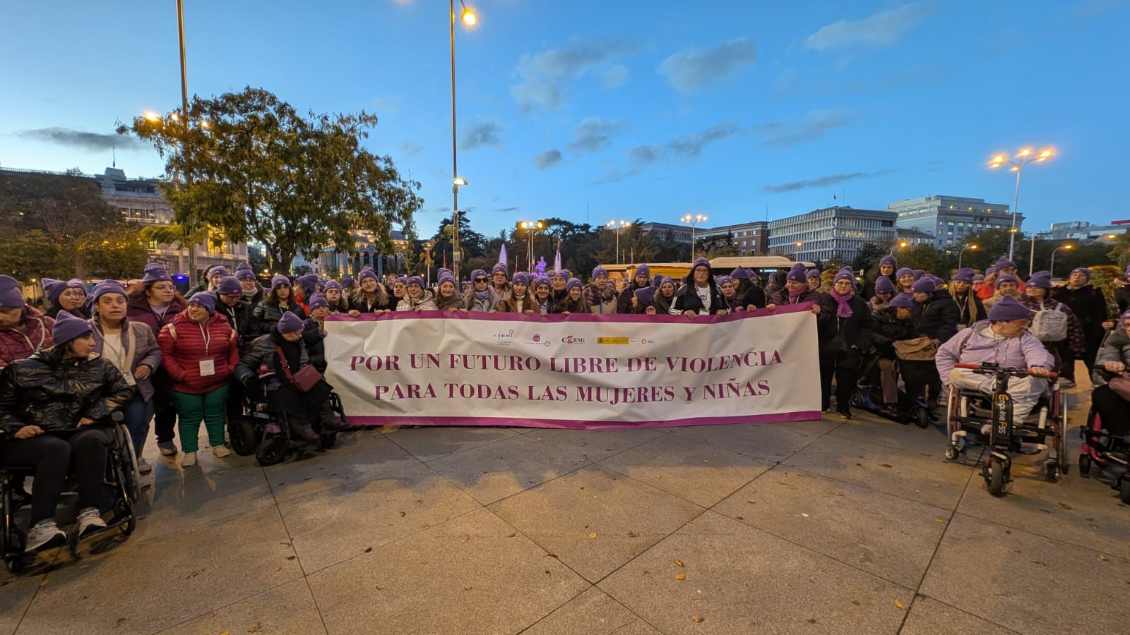 Mujeres y niñas con discapacidad, participantes del ‘VII Foro Social de Mujeres y Niñas con Discapacidad’ en la manifestación