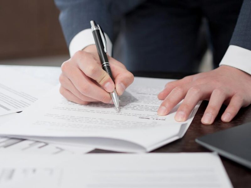 La Comunidad de Madrid modifica en su normativa más de 120 términos peyorativos sobre discapacidad