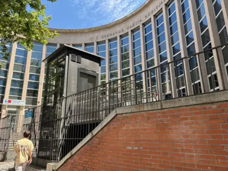 Sanidad solventa los problemas de accesibilidad física del Centro de Especialidades Hermanos García Noblejas de Madrid