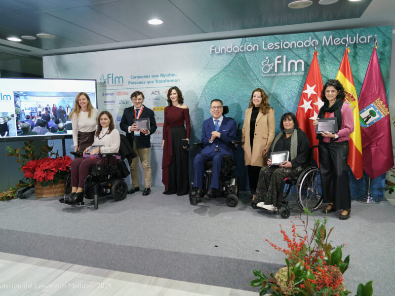 Acto de entrega del 'Galardón Solidario: Corazones que Ayudan, Personas que Transforman', de la Fundación del Lesionado Medular (FLM)
