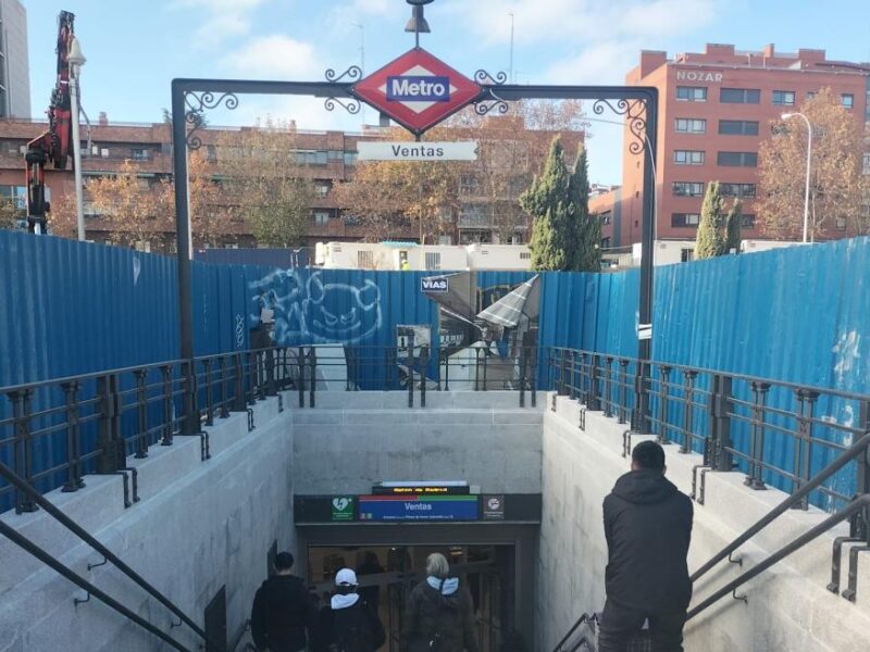 Acceso al metro de Ventas