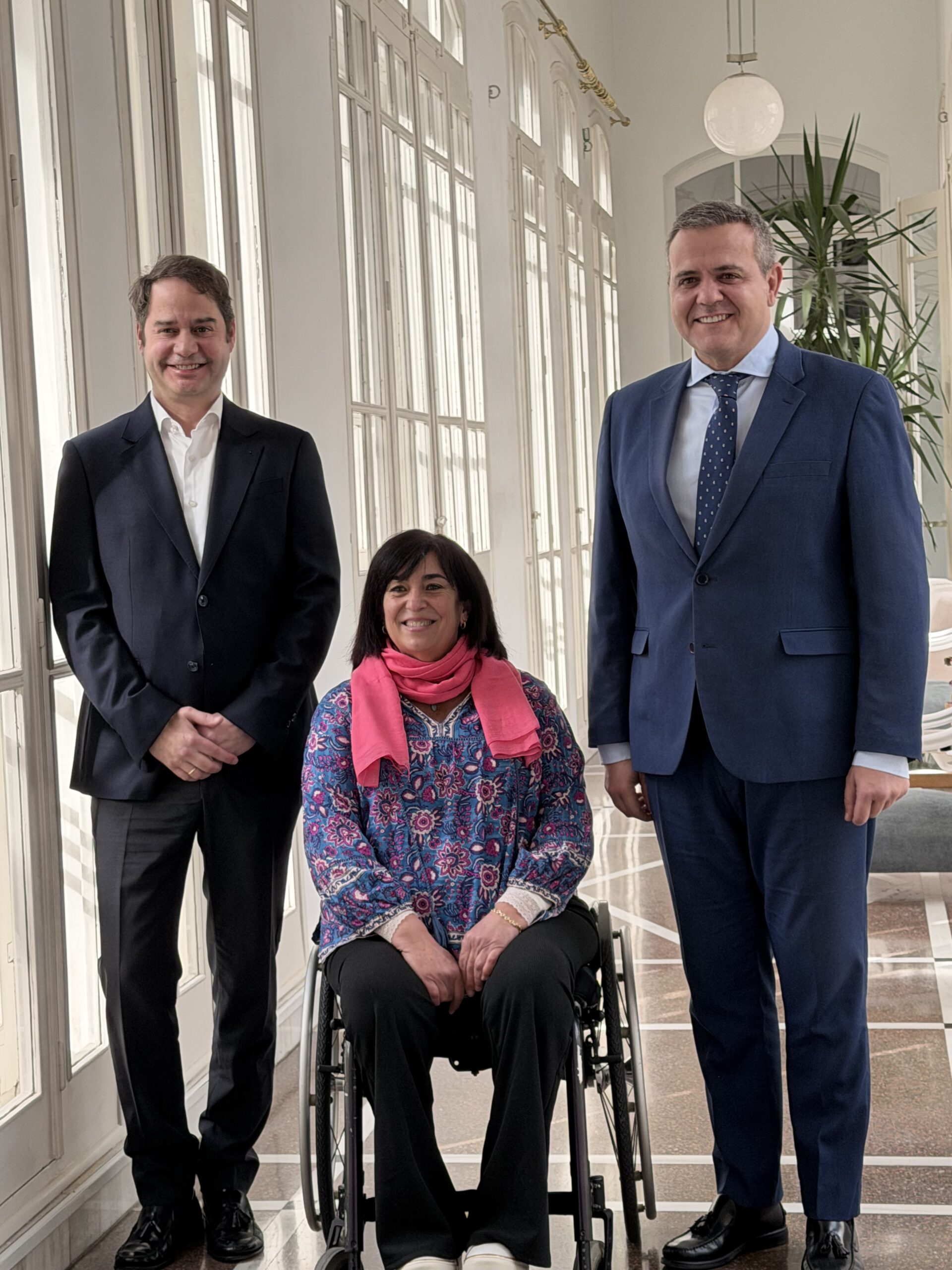 La presidenta de CERMI Comunidad de Madrid se reúne con el consejero de Vivienda, Transportes e Infraestructuras de la Comunidad de Madrid