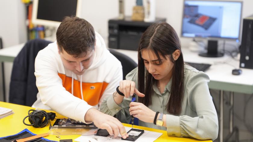 La Comunidad de Madrid aprueba la primera línea de ayudas para la creación de centros de apoyo para la autonomía de personas con discapacidad