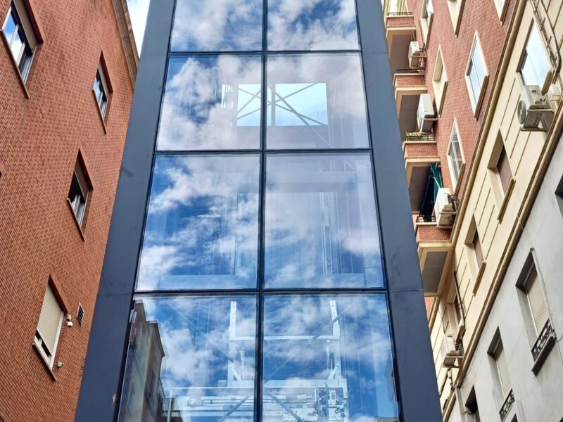 El distrito de Salamanca instala un ascensor para salvar el desnivel de la calle de Peñascales